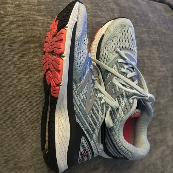 New balance 960 running shoes - Picture 2 of 6